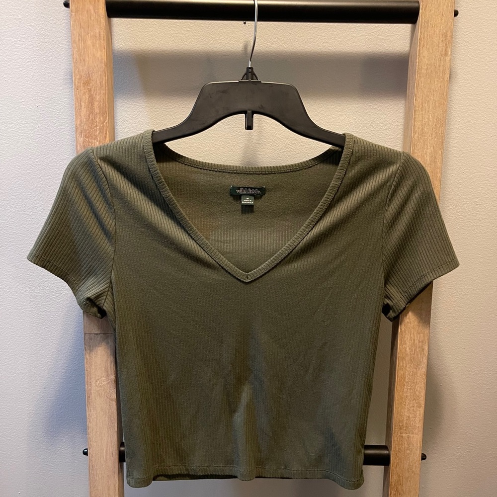 Olive Green Cropped Top. SIZE: M. Never Worn.